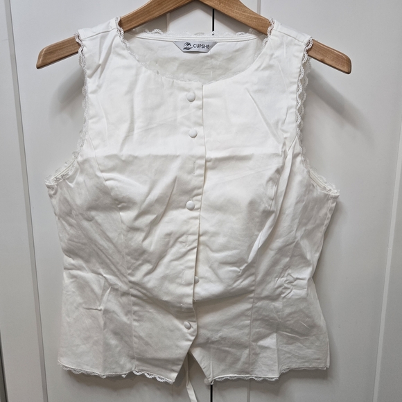 Cupshe Cream Sleeveless Blouse with Button Detail - Picture 3 of 16